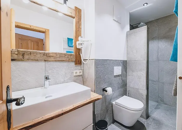 Adamhof Spielberg 아파트 *